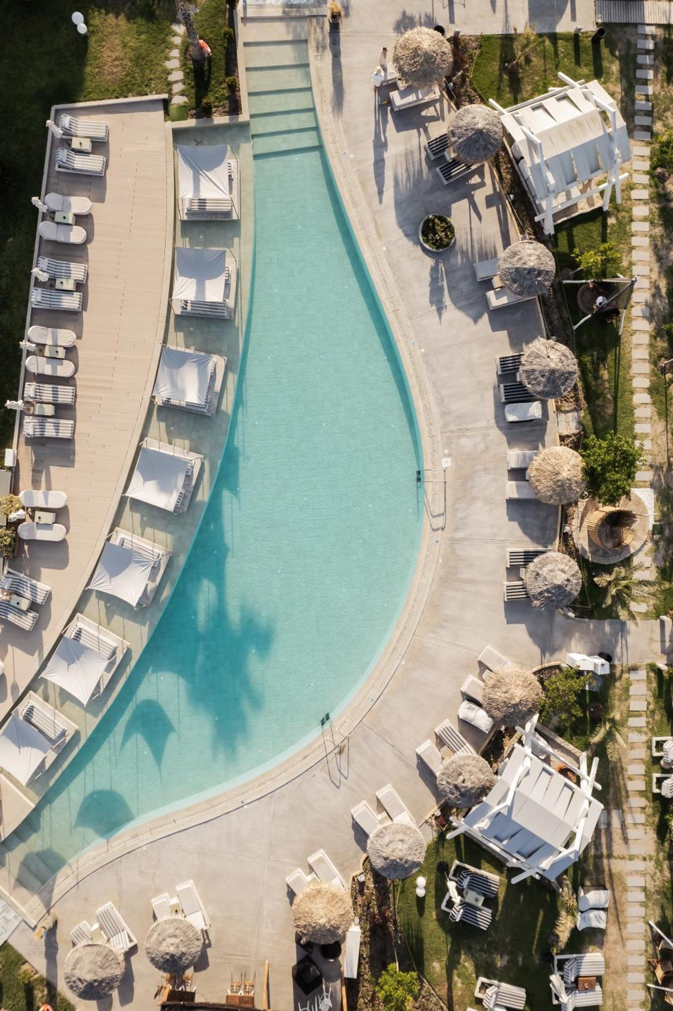 Blue Carpet Luxury Πευκοχώρι